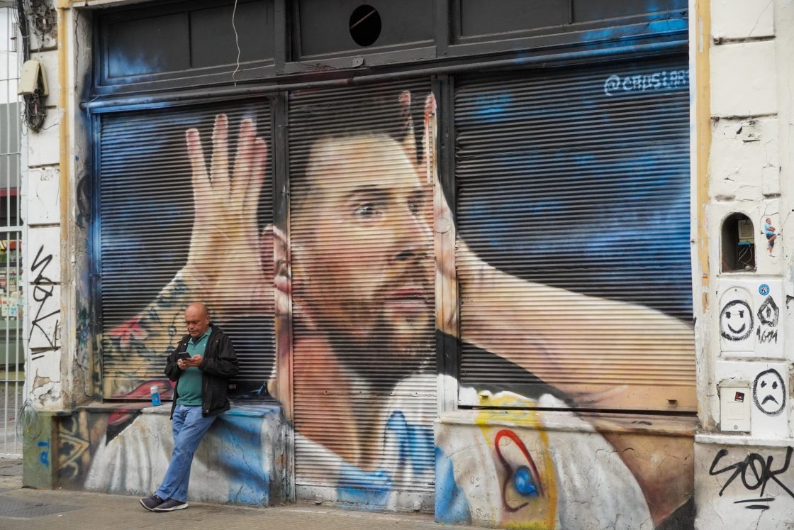 messi street art buenos aires