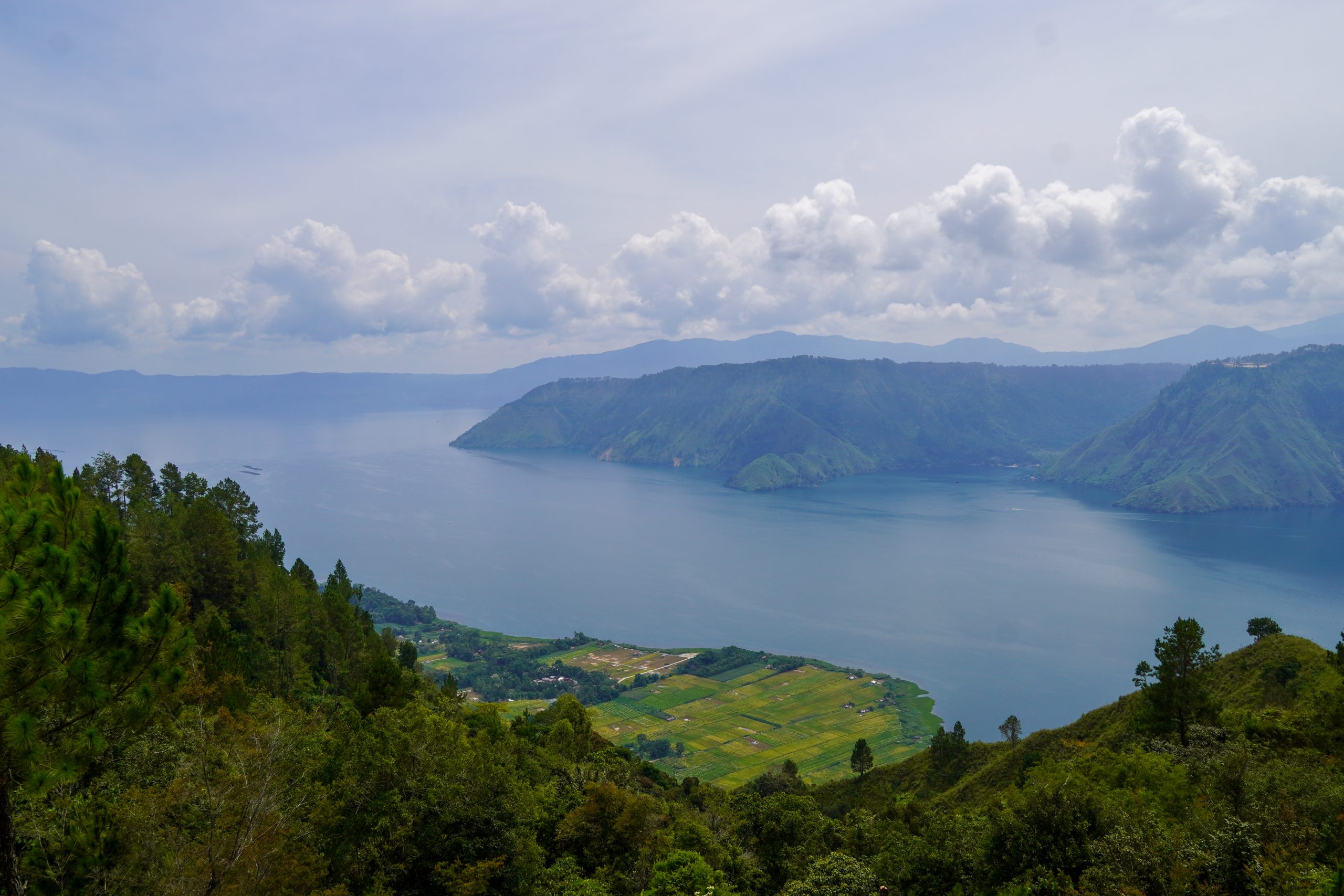 Van berastagi naar Lake Toba