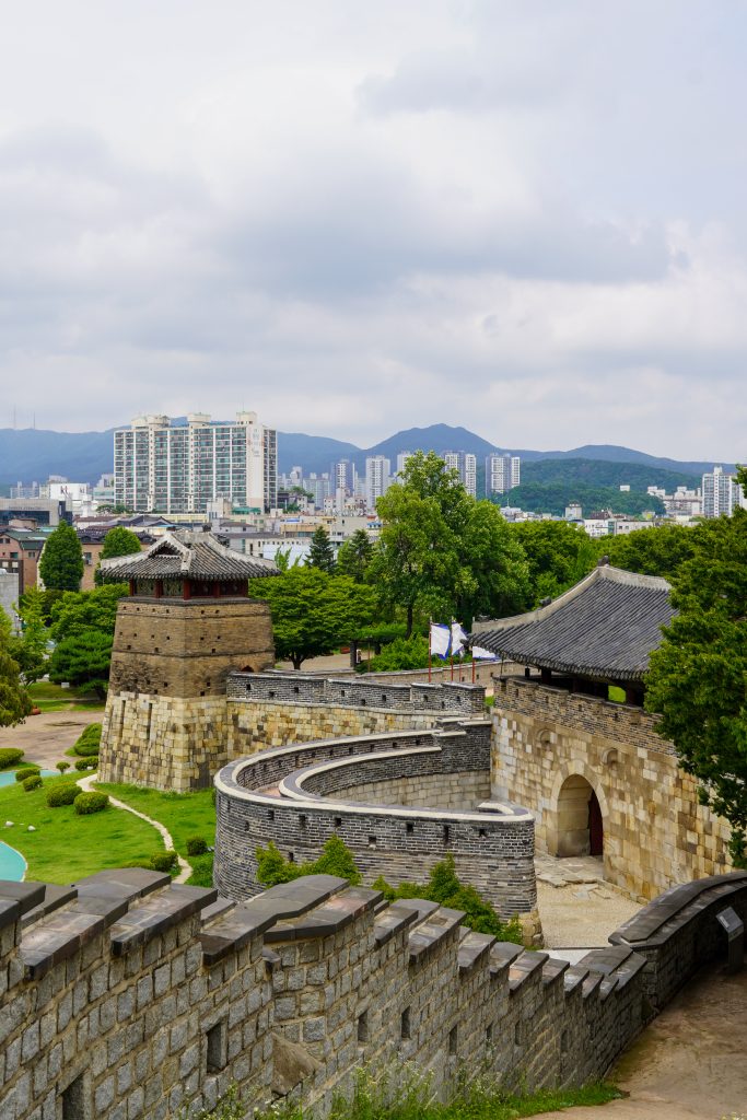 Hwaseong-vesting, Suwon